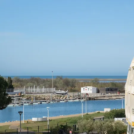 Apartment As24001 - P2 Dans Sur La - Vue Chenal - Parking Prive Et Wifi Le Grau-du-Roi